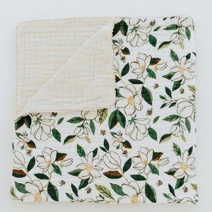 Clementine Kids Muslin Quilt - Magnolias
